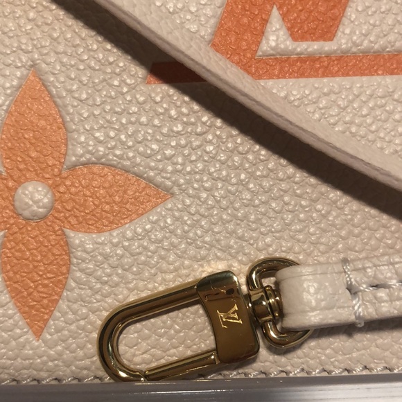 NEW🌟LOUIS VUITTON ZIPPERED REMOVABLE LARGE POCHETTE MONOGRAM EMPR… - Picture 5 of 8